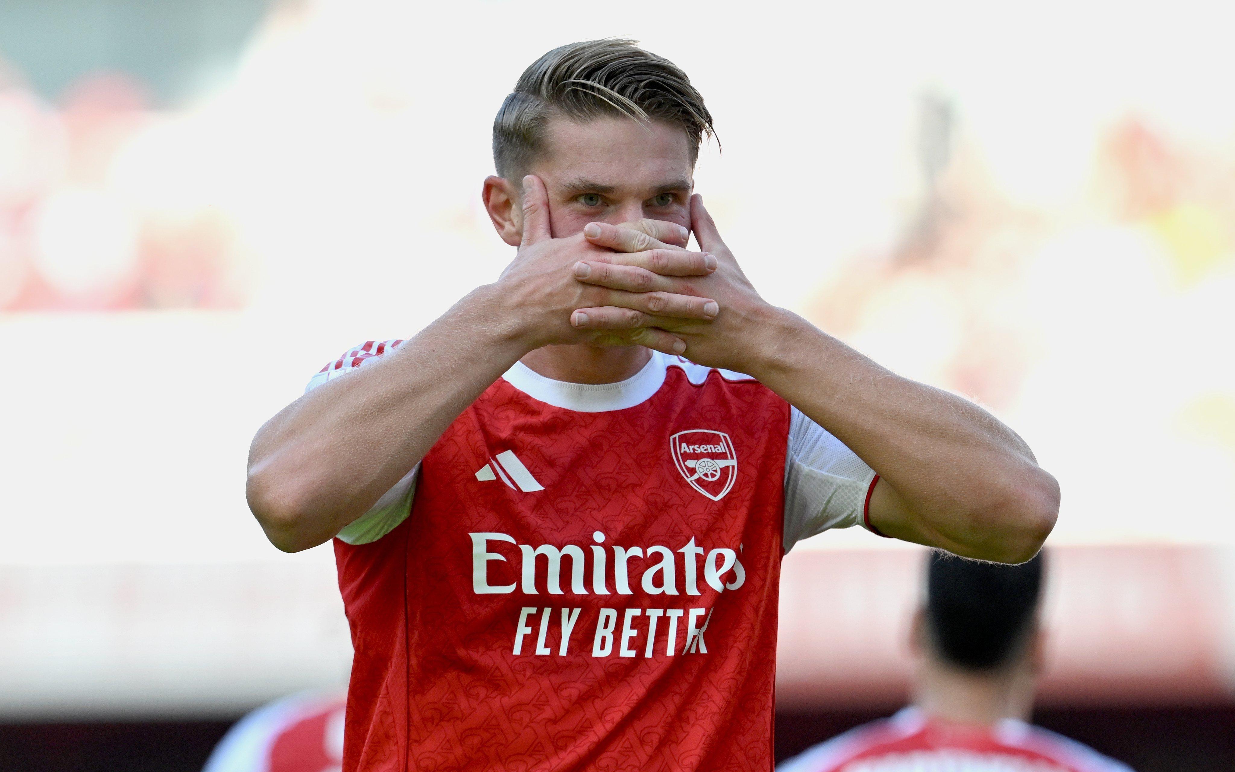 爱游戏APP-窗口期体能课后，利物浦防线松动备战NBA常规赛，态度坚定，更衣室氛围转暖